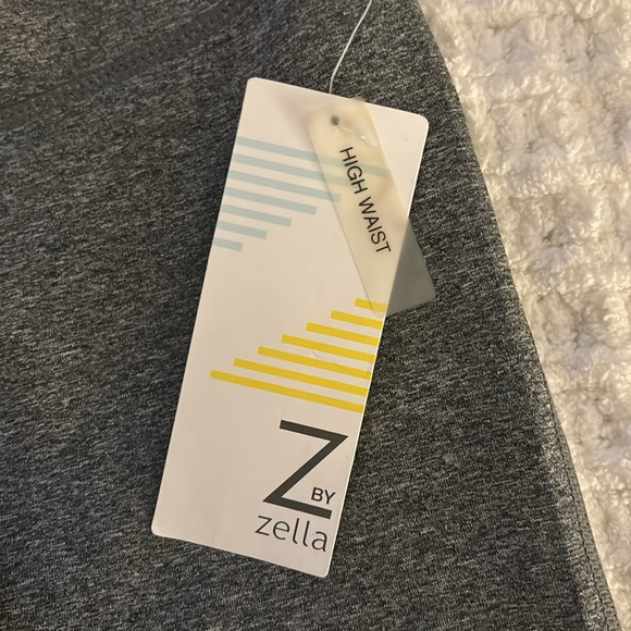 Women’s NWT Zella Cropped Leggings - size S in grey & black - Picture 3 of 9